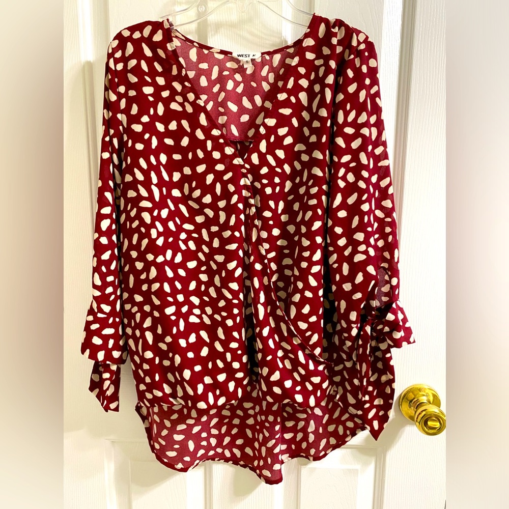 3/4 length, tie sleeved, West Kei top.